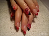 Dórinak sok sok piros kővel 